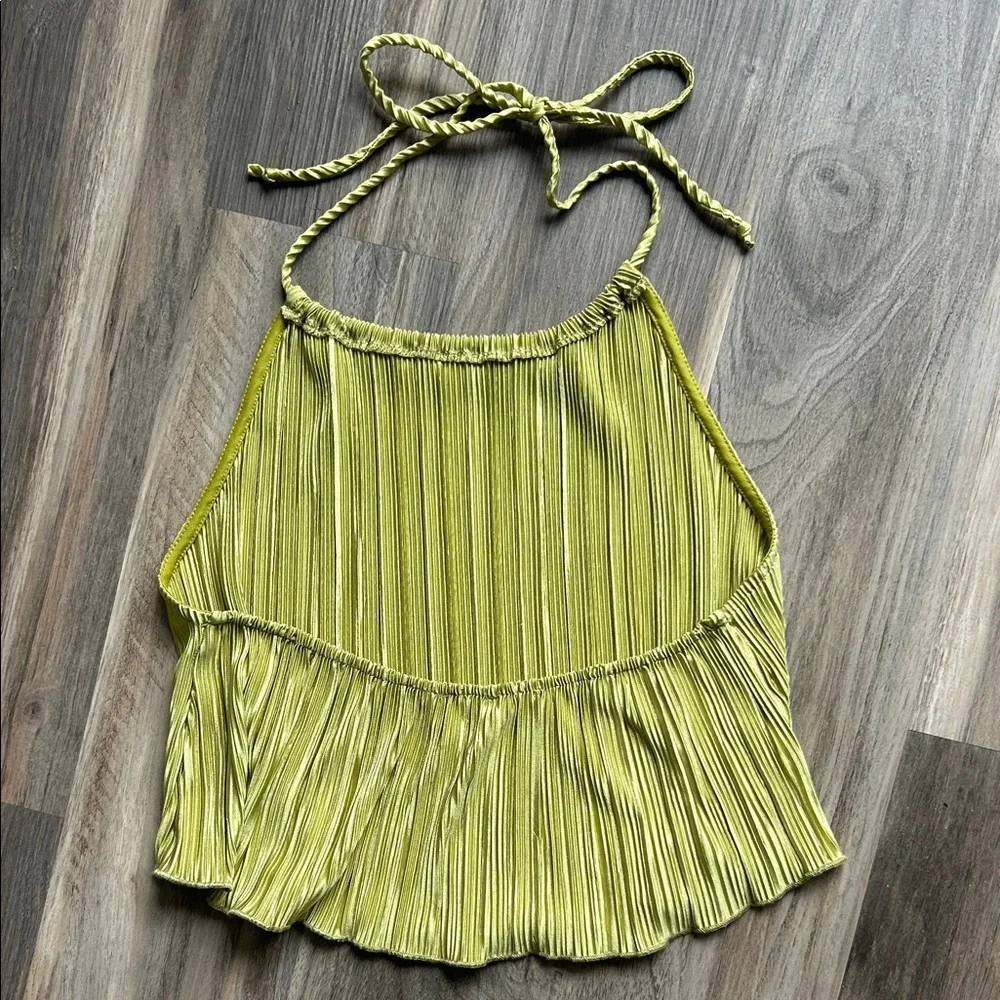 NWOT Le Lis Plisse Halter Top - Picture 4 of 10